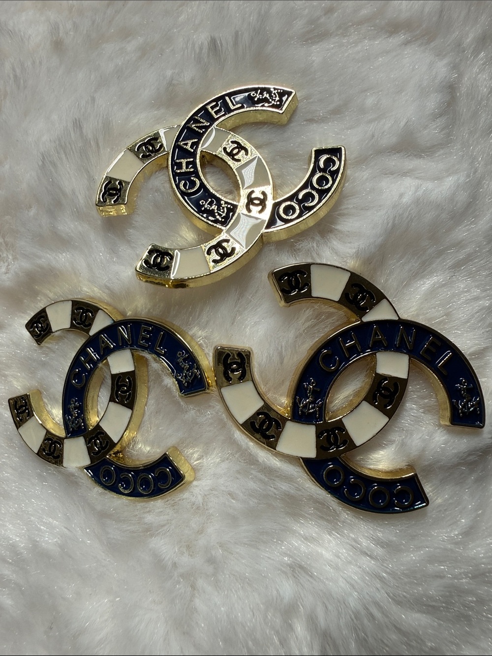 GoldTone Designer Inspired Charm With Enamel Detail - Picture 4 of 4